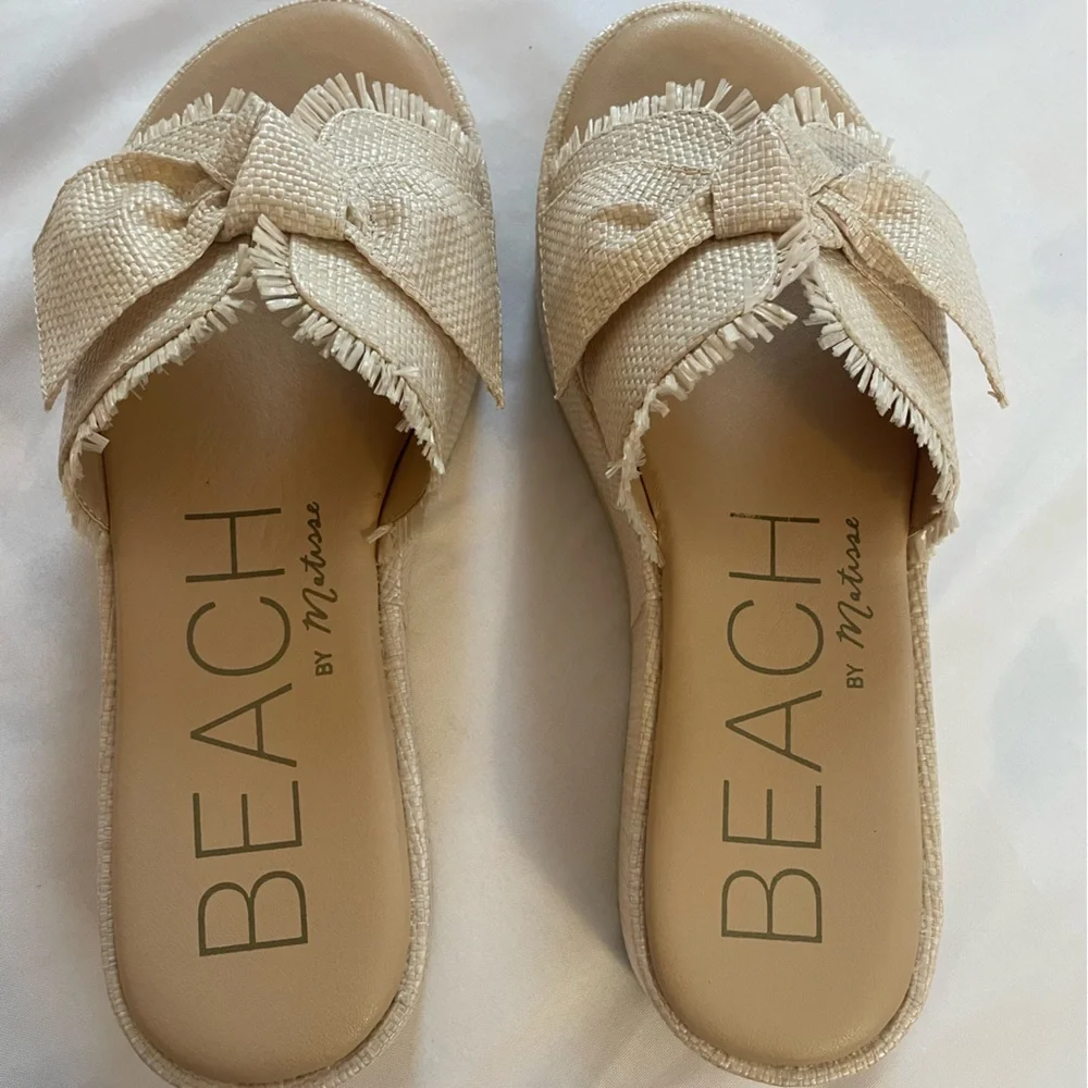 Beach by Matisse Women’s Cream Bow Slide Sandals, Bow & Raffia Details, Size 10M